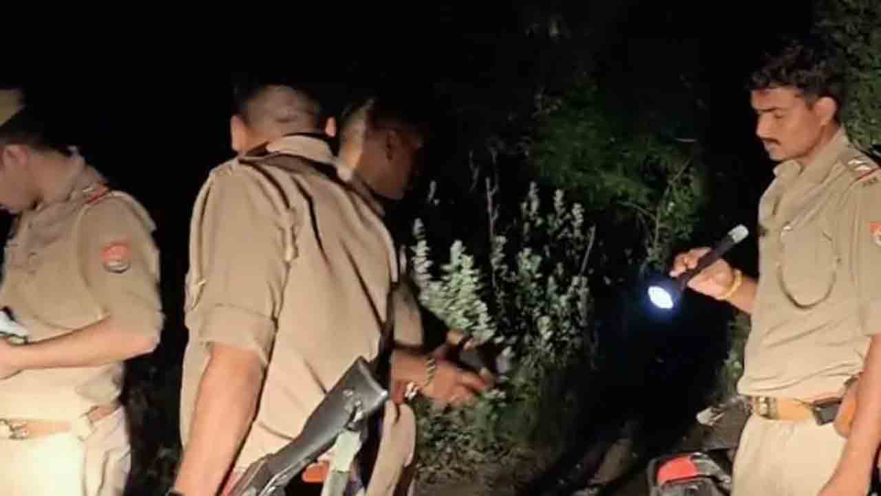 Rape Accused Killed In Encounter | చిన్నారిని ఎత్తుకెళ్లి రేప్‌ చేసిన నిందితుడు..   ఎన్‌కౌంటర్‌లో మృతి