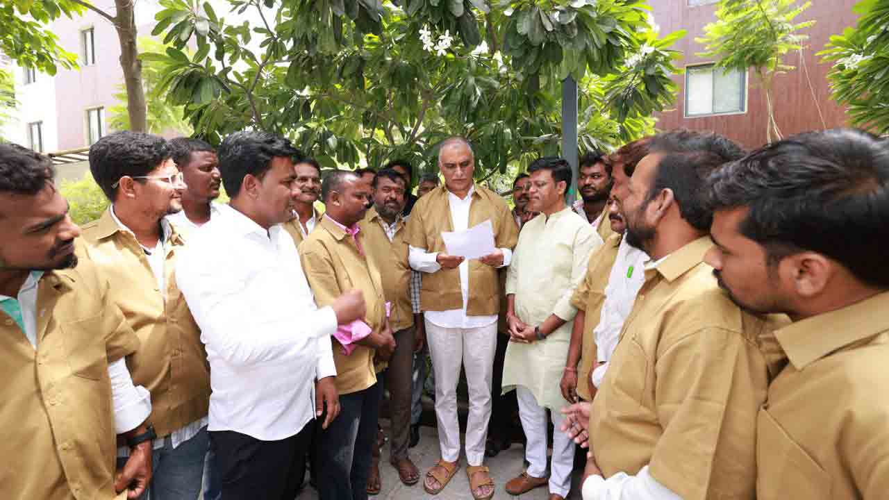 MLA Harishrao | మాట తప్పడం రేవంత్ రెడ్డికి అలవాటుగా మారింది.. ఆటో కార్మికుల సమస్యలపై ఎమ్మెల్యే హరీష్ రావు