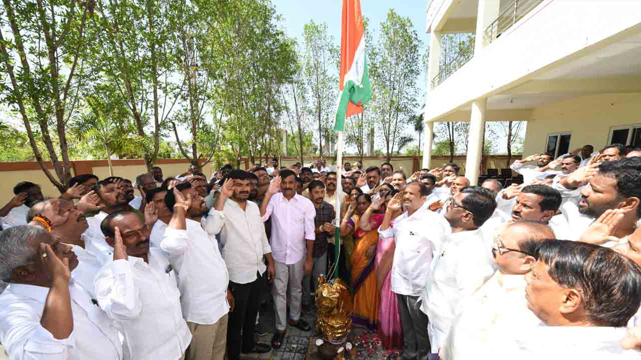 MLA Kotha Prabhakar Reddy | కాంగ్రెస్ ప్రభుత్వం పథకాల పేరుతో ప్రజలను మోసం చేస్తుంది : ఎమ్మెల్యే కొత్త ప్రభాకర్రెడ్డి