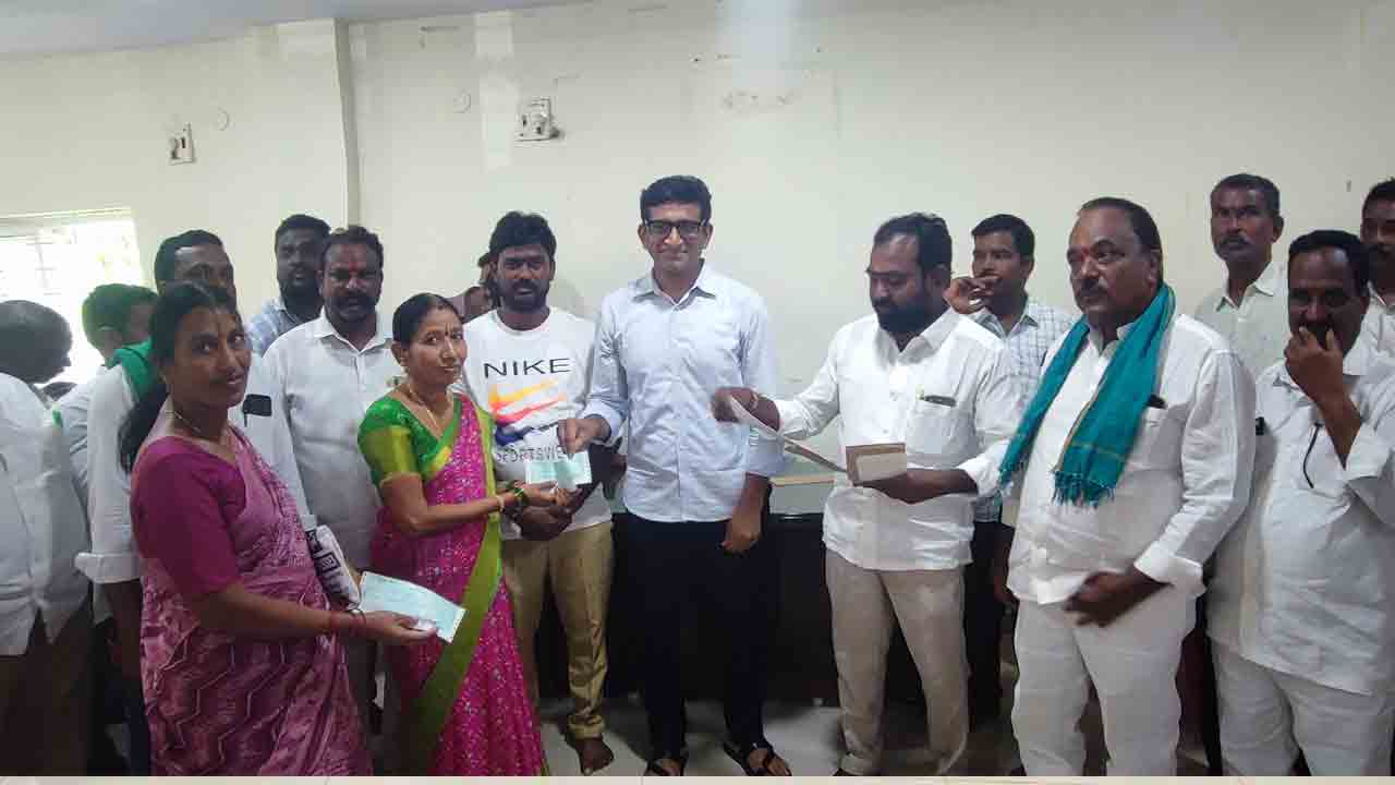 MLA Sanjay Kalvakuntla | కాంగ్రెస్ పాలనలో అభివృద్ధి శూన్యం.. స్థానిక సంస్థల ఎన్నికల్లో లబ్ధి కోసమే రైతు భరోసా : ఎమ్మెల్యే సంజయ్ కల్వకుంట్ల