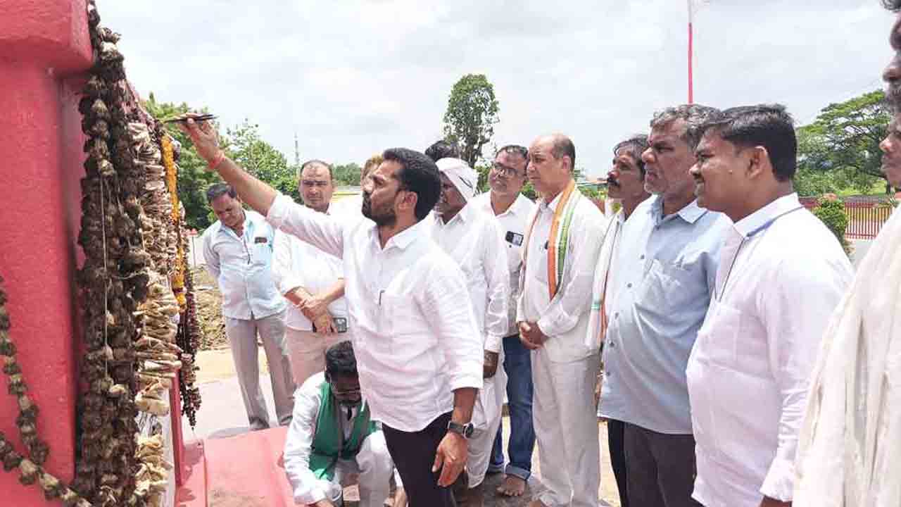 MLA Vedma Bojju Patel | అమరవీరుల స్తూపాన్ని పర్యాటక కేంద్రంగా తీర్చిదిద్దేందుకు చర్యలు : ఎమ్మెల్యే వెడ్మ బొజ్జు పటేల్‌