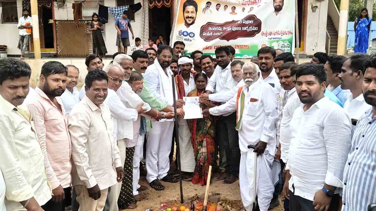 MLA Vakati Srihari | ఇంటి నిర్మాణంతోపాటు మారుగుదొడ్లు తప్పనిసరి : ఎమ్మెల్యే వాకటి శ్రీహరి