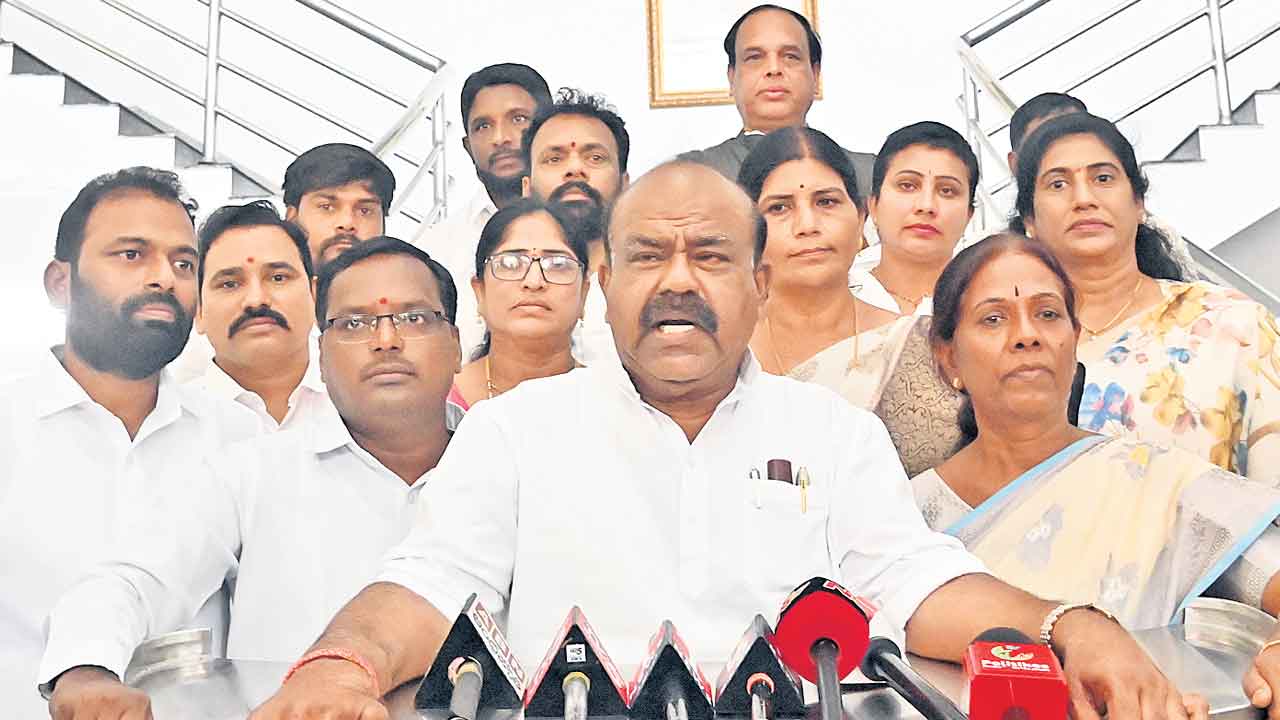 కౌశిక్రెడ్డి అక్రమ అరెస్ట్పై బీఆర్ఎస్ భగ్గు..