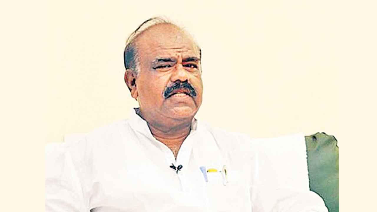 కాంగ్రెస్‌వి డైవర్షన్‌ రాజకీయాలు.. మధుసూదనాచారి