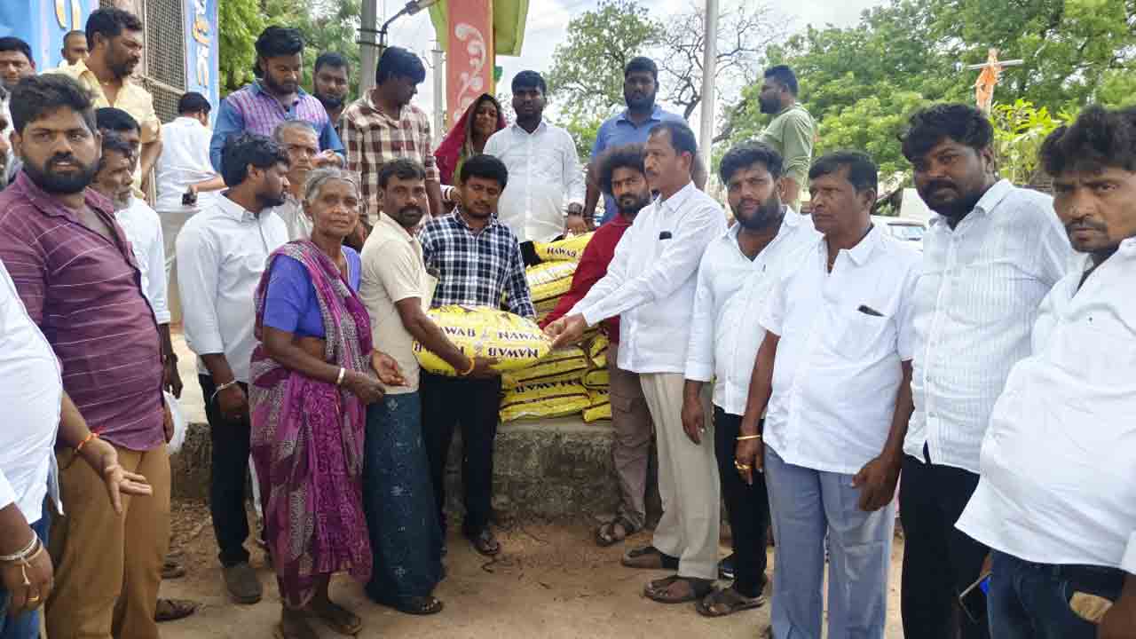 రోడ్డున పడేస్తారా?