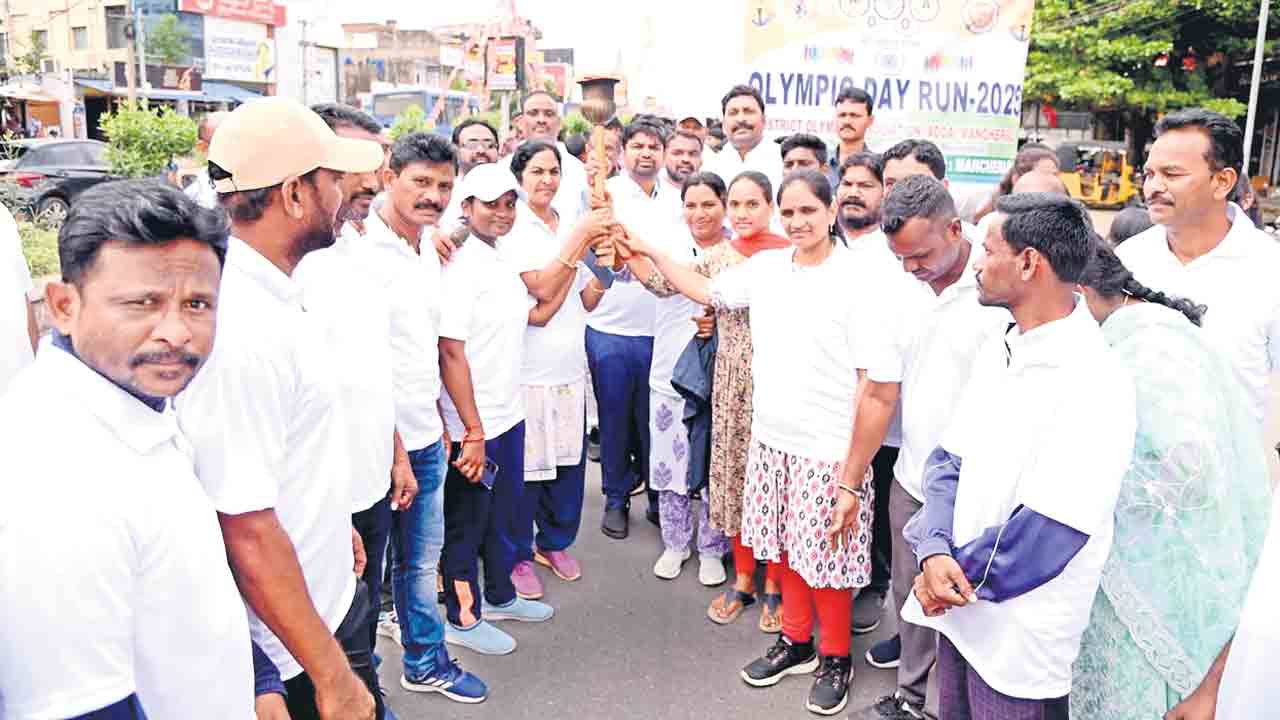 ఉత్సాహంగా ఒలింపిక్‌ రన్‌