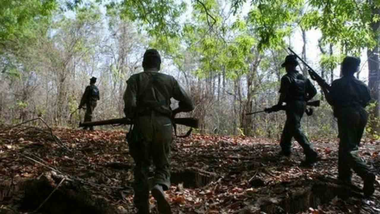 Maoists | ఛ‌త్తీస్‌గ‌ఢ్‌లో ఎదురుకాల్పులు.. ముగ్గురు మావోయిస్టులు మృతి