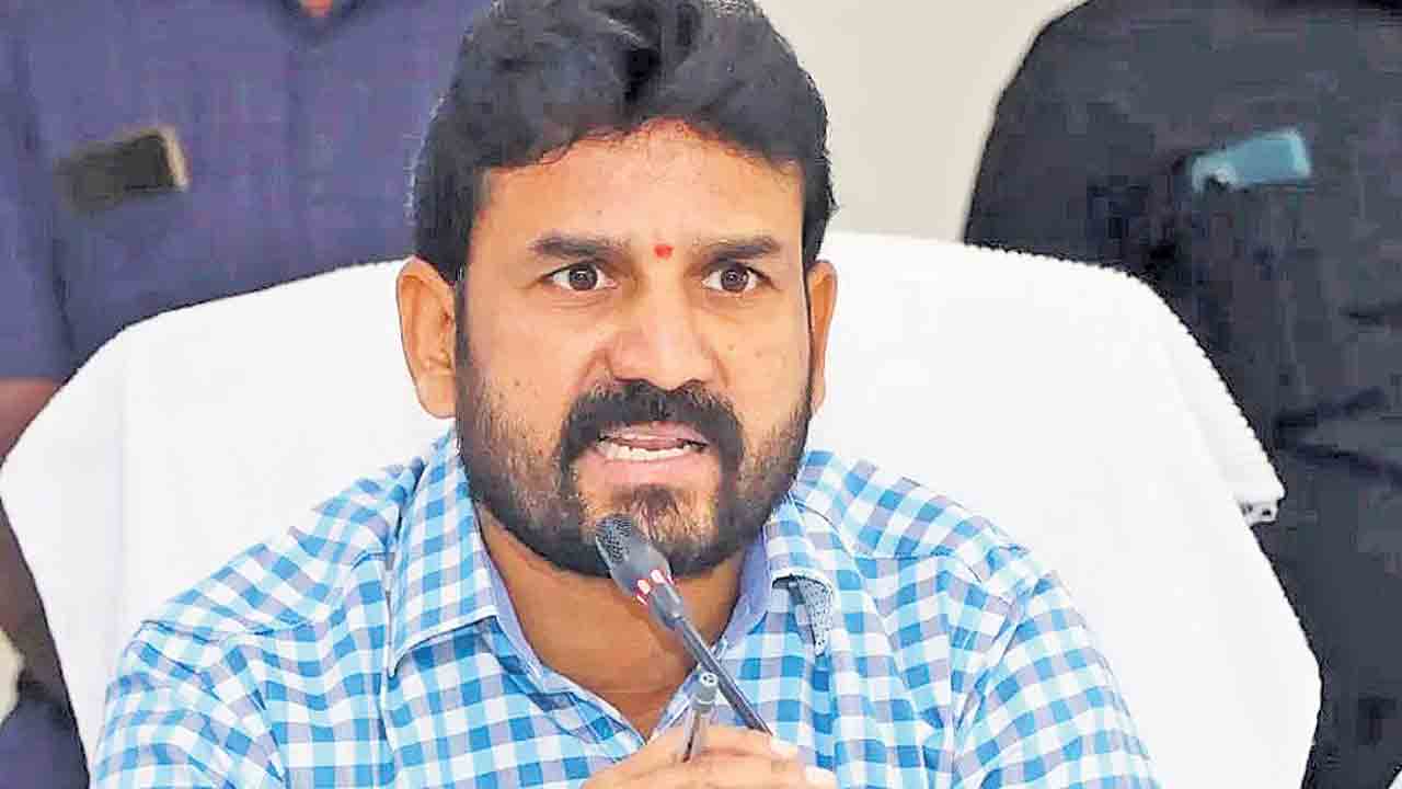 ఎమ్మెల్యే కౌశిక్‌రెడ్డిపై కేసు దుర్మార్గం