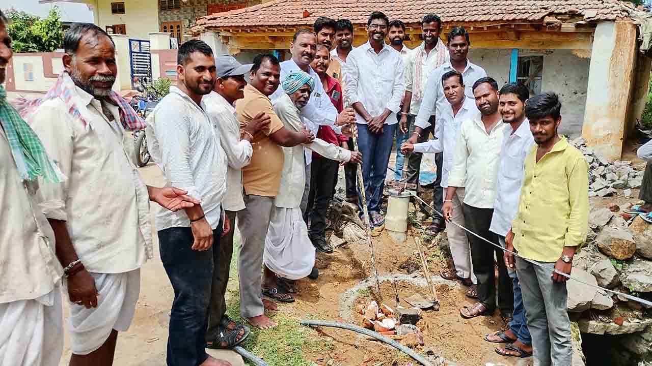 Mini Tanks | సంఘ సేవకుడి సొంత నిధులతో మినీ ట్యాంక్‌లు.. ఏర్పాటుకు భూమిపూజ