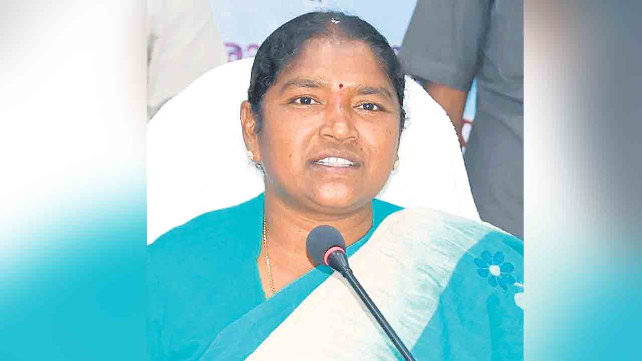జూపల్లి అవుట్.. సీతక్క ఇన్