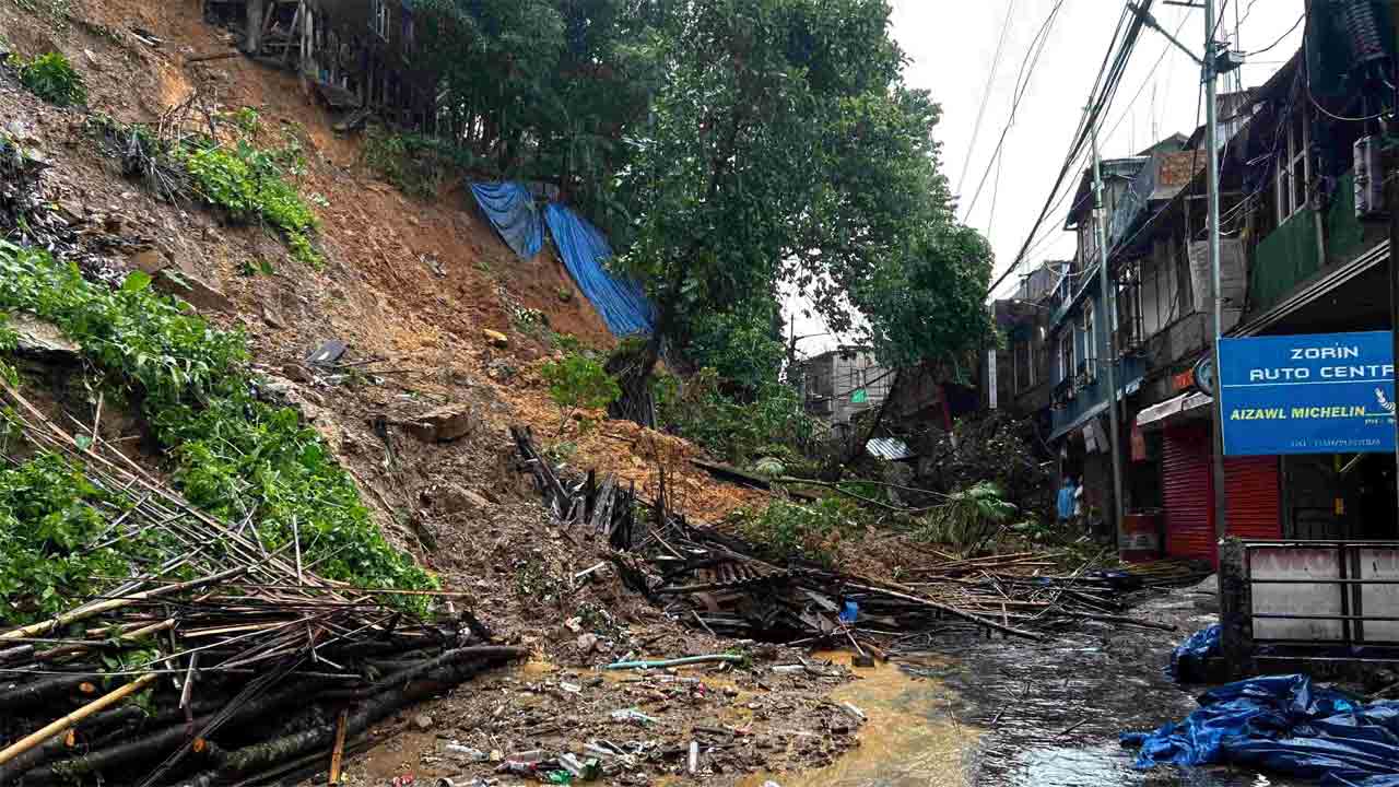 Northeastern States | మిజోరాంలో వర్షబీభత్సం.. 552 చోట్ల విరిగిపడ్డ కొండచరియలు.. దెబ్బతిన్న 152 ఇళ్లు