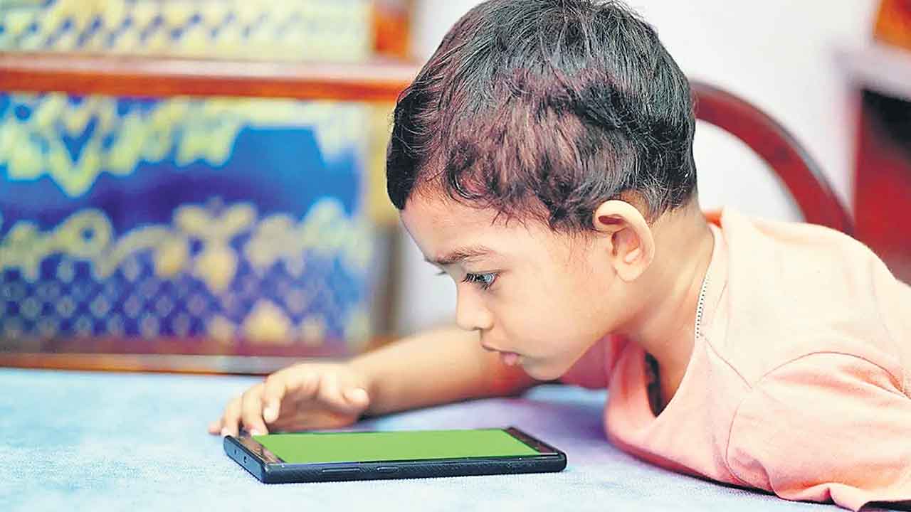 స్క్రీన్‌ టైమ్‌ బాంబ్‌!