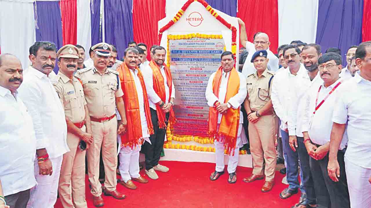 ఆధునిక వసతులతో మోడల్‌ పీఎస్‌ నిర్మాణం