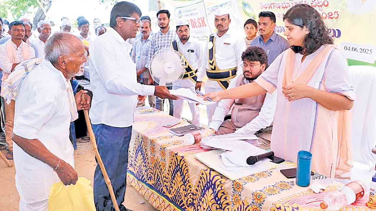 భూ సమస్యల పరిష్కారానికి రెవెన్యూ సదస్సులు