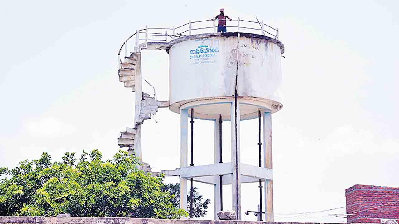 ఇందిరమ్మ ఇల్లు ఎందుకు ఇయ్యరు….!