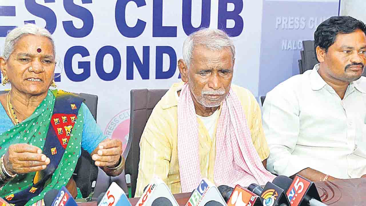 భూమిలో రాళ్లు పోసిన వారిపై చర్యలు తీసుకోవాలి