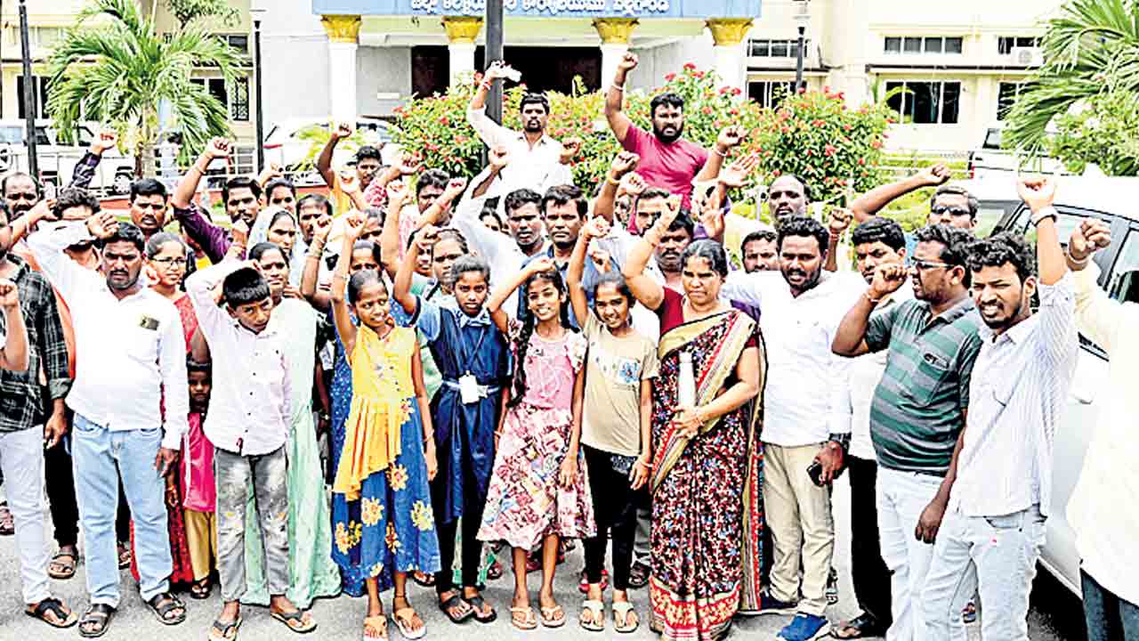 ఉచిత విద్య మాతోని కాదు