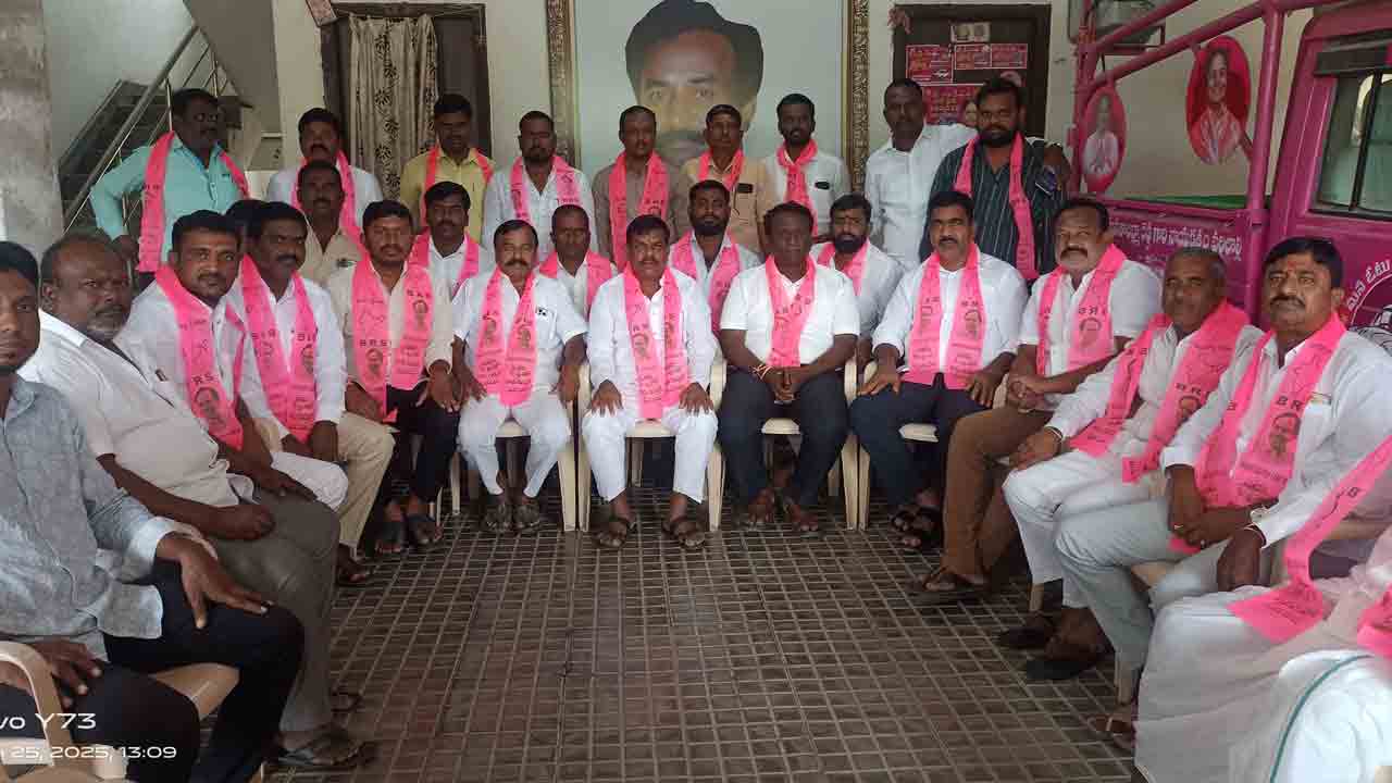 Narsapur Constituency | ‘నర్సాపూర్ నియోజకవర్గానికి ఎన్ని నిధులు తెచ్చావు రాజిరెడ్డి.. దొంగచాటుగా ఇందిరమ్మ ఇండ్ల పట్టాల పంపిణీ ’