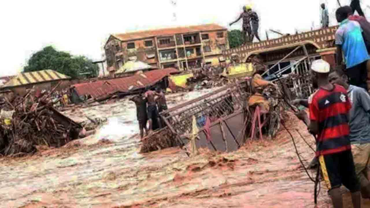 Nigeria floods | నైజీరియాలో జలవిలయం.. 700 మంది మృతి..!