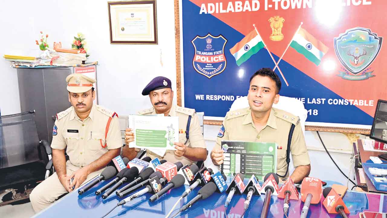 ఆన్‌లైన్‌ గేమ్‌ రాకెట్‌ గుట్టురట్టు.. ఐదుగురిపై కేసు