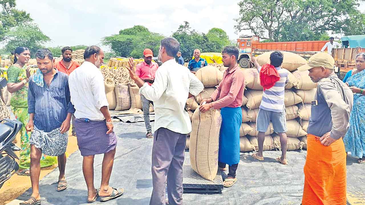 దర్జాగా దోపిడి!