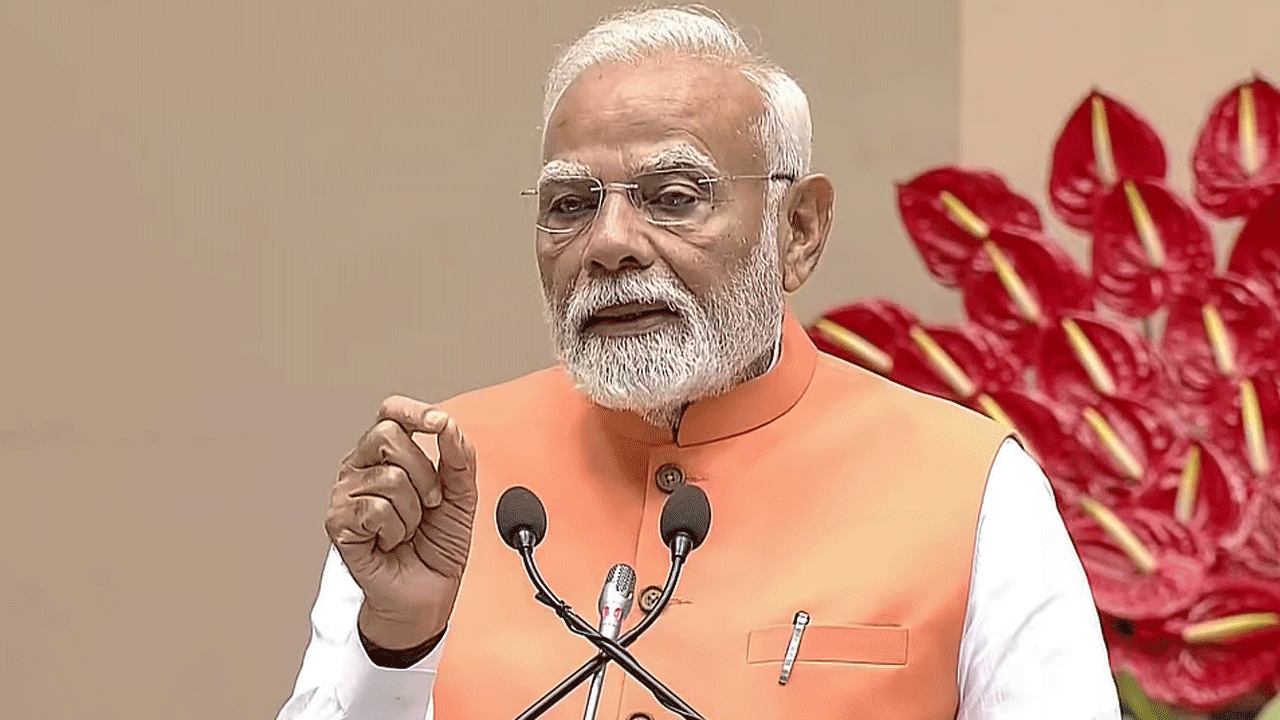 PM Modi | మేడ్‌ఇన్‌ ఇండియా ఆయుధాలతో శత్రువును 22 నిమిషాల్లోనే మోకాళ్లపై కూర్చోబెట్టాం : ప్రధాని మోదీ