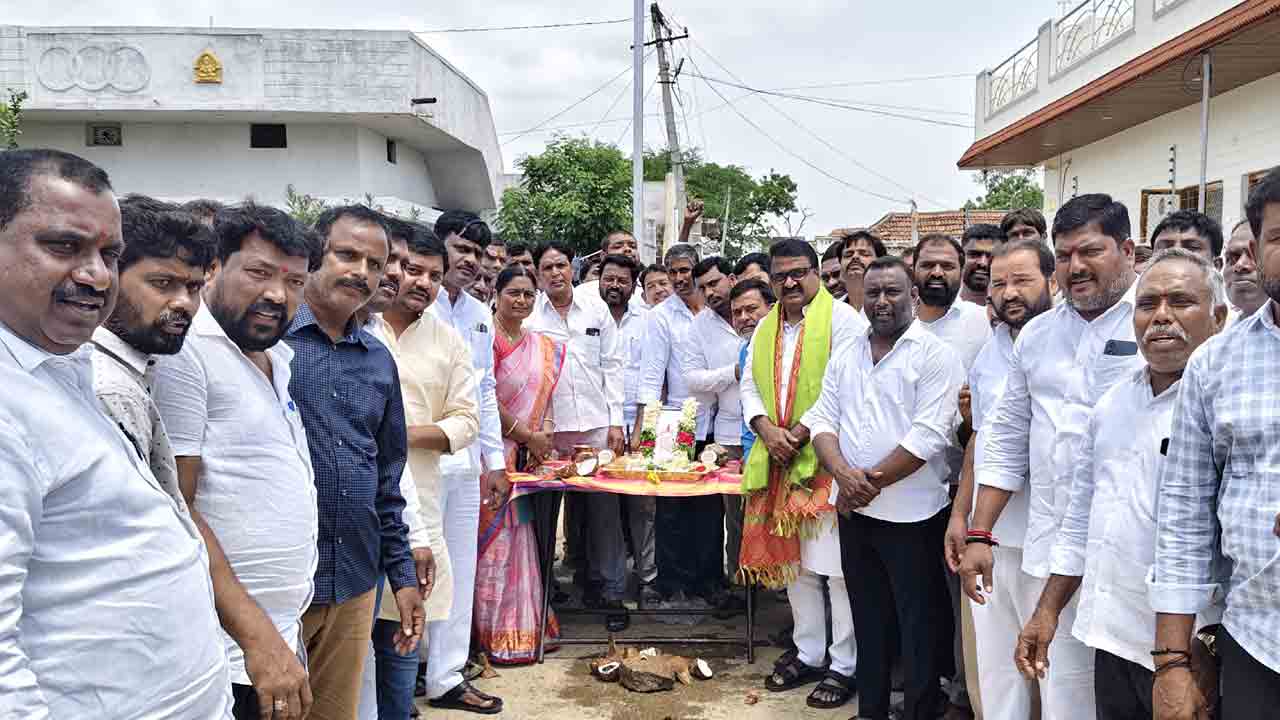 PV Narasimha Rao | శివ్వంపేటలో మాజీ ప్రధాని పీవీ నరసింహారావుకు ఘన నివాళి