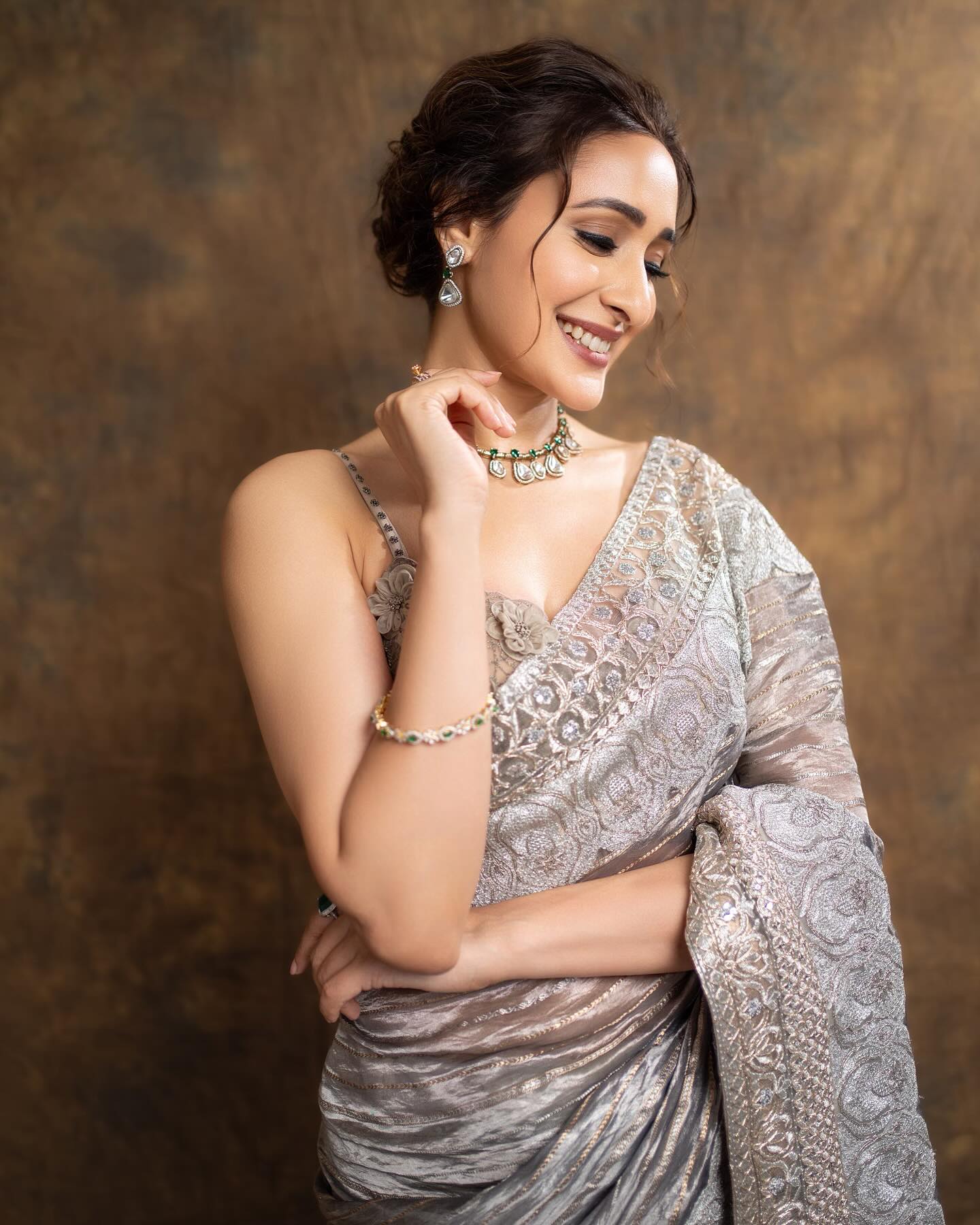 Pragya Jaiswal (18)
