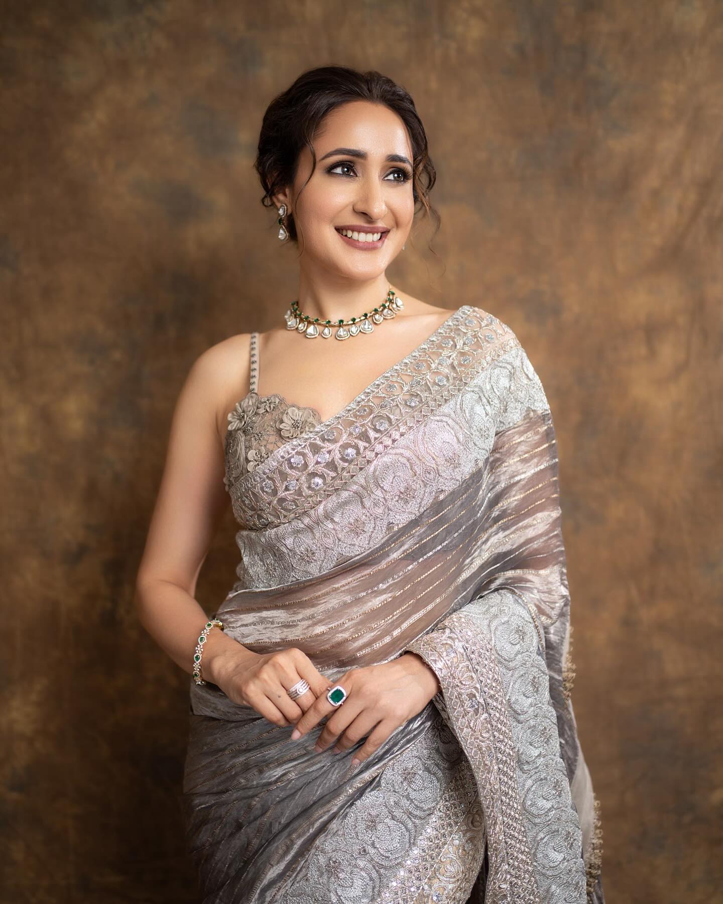 Pragya Jaiswal (21)