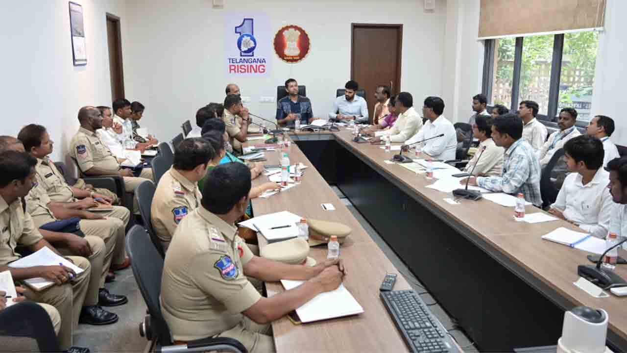 బాలల భవిష్యత్తుకు బంగారు బాటలు వేసేలా శ్రద్ధ తీసుకోండి.. అధికారులకు వికారాబాద్‌ కలెక్టర్‌ ఆదేశాలు