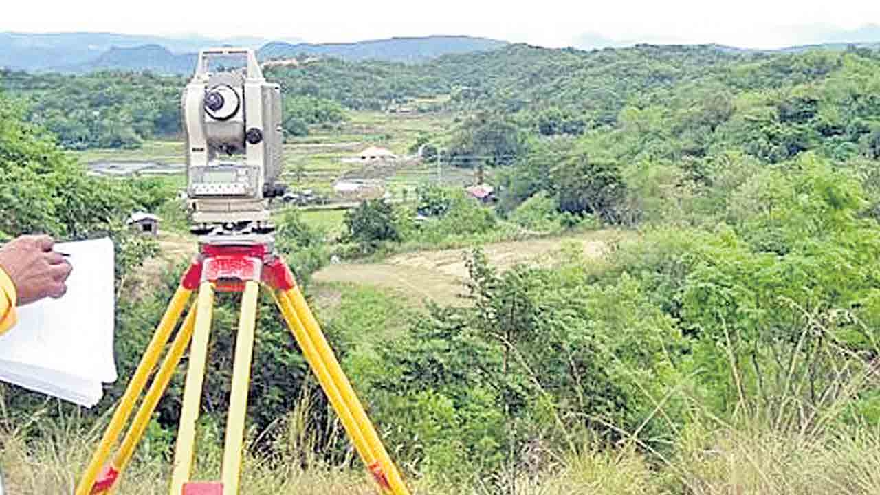 కన్నీరు పెట్టుకుంటున్నా.. కనికరించరా..?