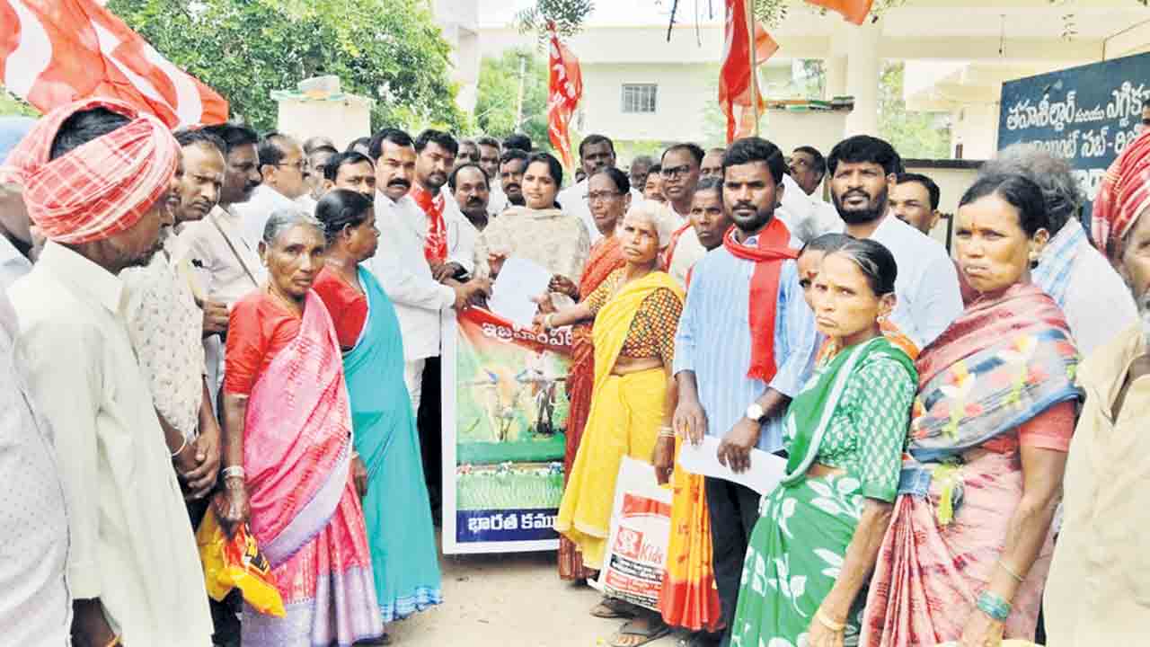 భరోసా ఇచ్చేవరకూ నిరసన ఆగదు..