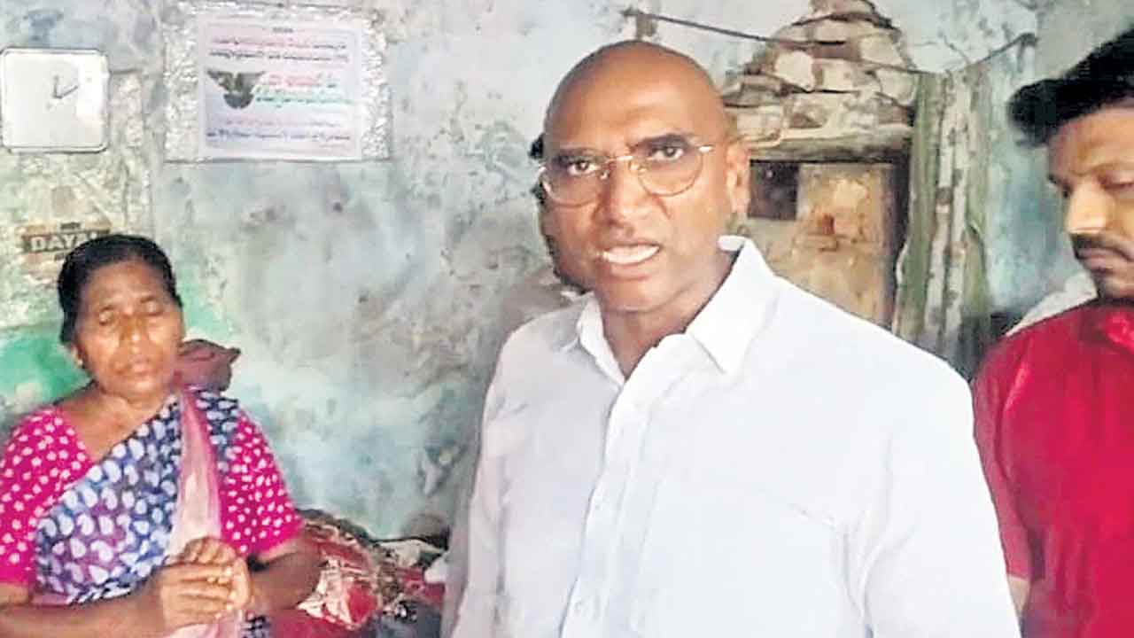 ఇందిరమ్మ ఇండ్ల పథకంలో అవినీతి.. ఆర్‌ఎస్‌ ప్రవీణ్‌కుమార్‌ ఫైర్‌