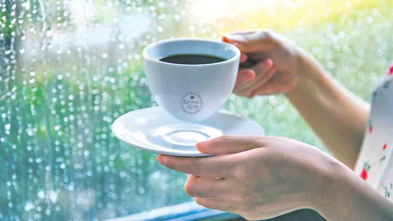 Tea | కాఫీలు, టీలు అతిగా తాగుతున్నారా?.. ఈ సమస్యలు తప్పువు!