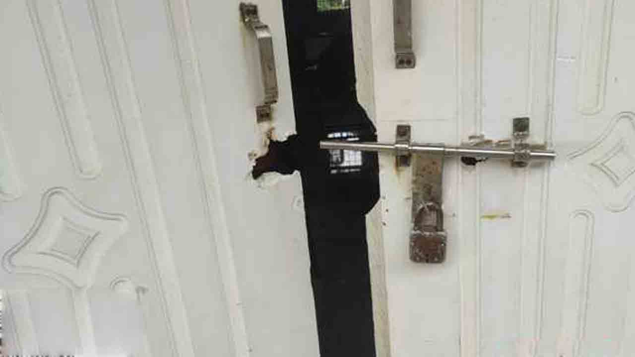 Theft | రైతు వేదికలో దొంగతనం.. కంప్యూటర్‌, స్పీకర్ల అపహరణ