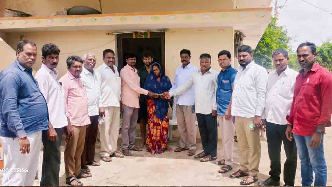 Ration Dealers | రేషన్ డీలర్ల కుటుంబాలను ప్రభుత్వం ఆదుకోవాలి : రేషన్ డీలర్ల సంక్షేమ సంఘం జిల్లా కార్యదర్శి జంగయ్య