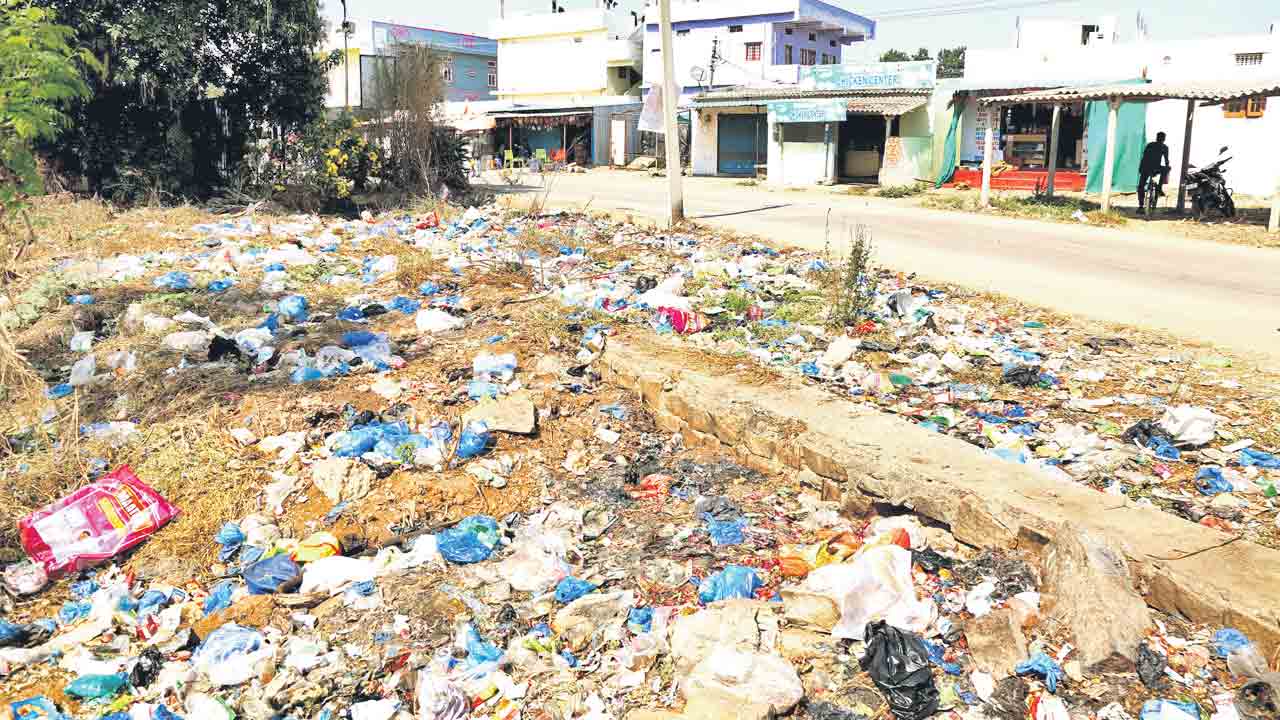 గ్రామజ్యోతిని ఆర్పేసిన చెయ్యి