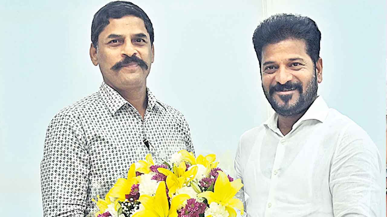 ఫీజుల సవరణా? తర్వాత చూద్దాం!.. విద్యాశాఖపై సమీక్షలో సీఎం రేవంత్‌రెడ్డి