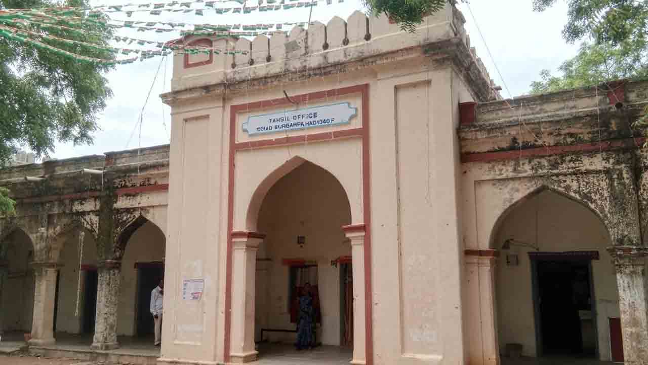 బదిలీల వేటు!