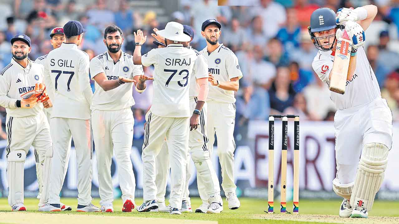 ఇంగ్లండ్‌ దీటుగా.. రిషభ్‌ పంత్‌ సెంచరీ