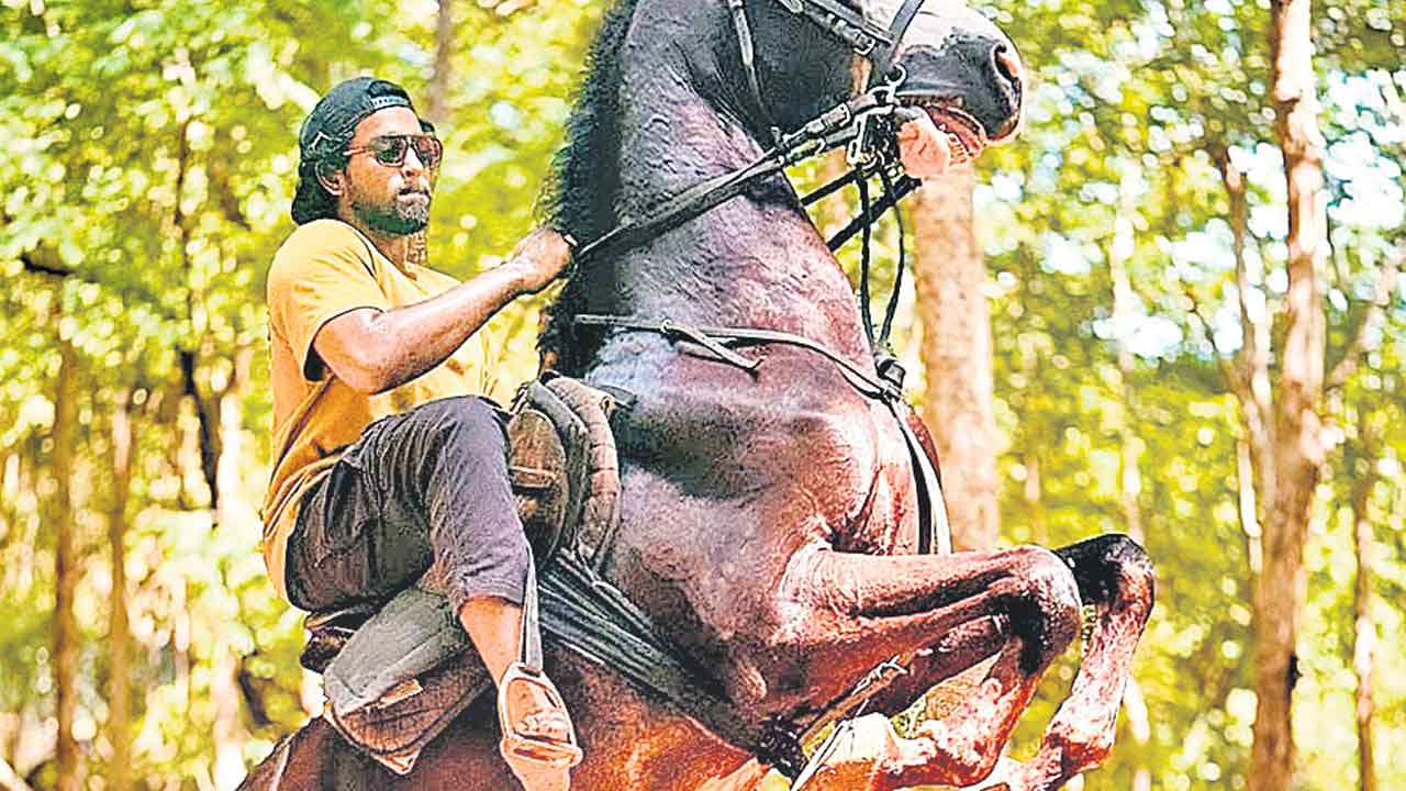 మారేడుమిల్లిలో మోగ్లీ పోరాటాలు