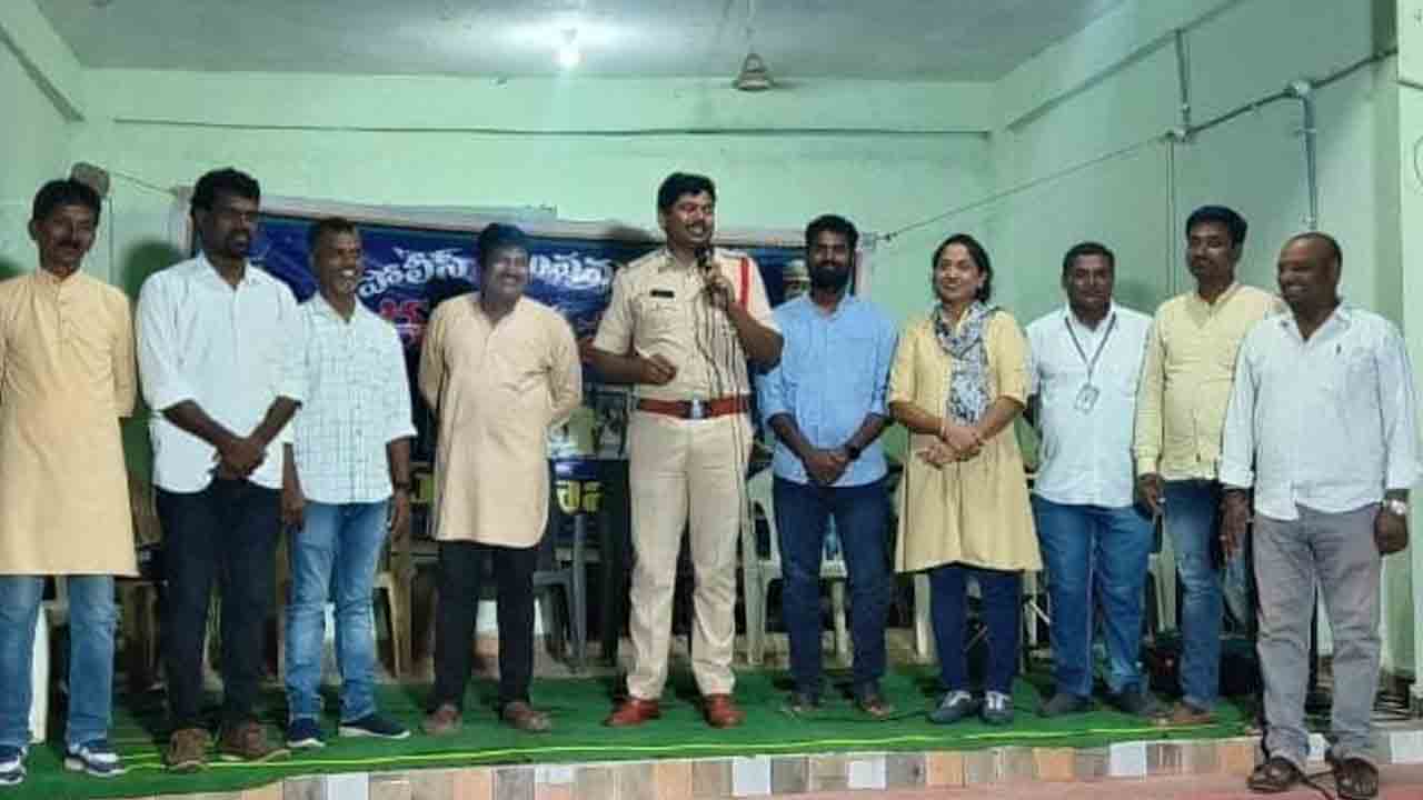 SI Raghupati | సీసీ కెమెరాల ఏర్పాటుకు అంతా సహకరించాలి.. కనువిప్పు కార్యక్రమంలో ఎస్సై రఘుపతి