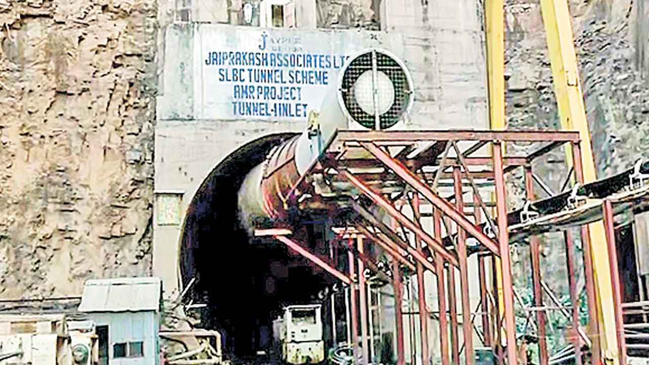 SLBC Tunnel | వేదాంత కంపెనీకి ఎస్‌ఎల్‌బీసీ ట‌న్నెల్ ప‌నులు.. ఇప్పటికైనా పనులు ముందుకు సాగేనా..!