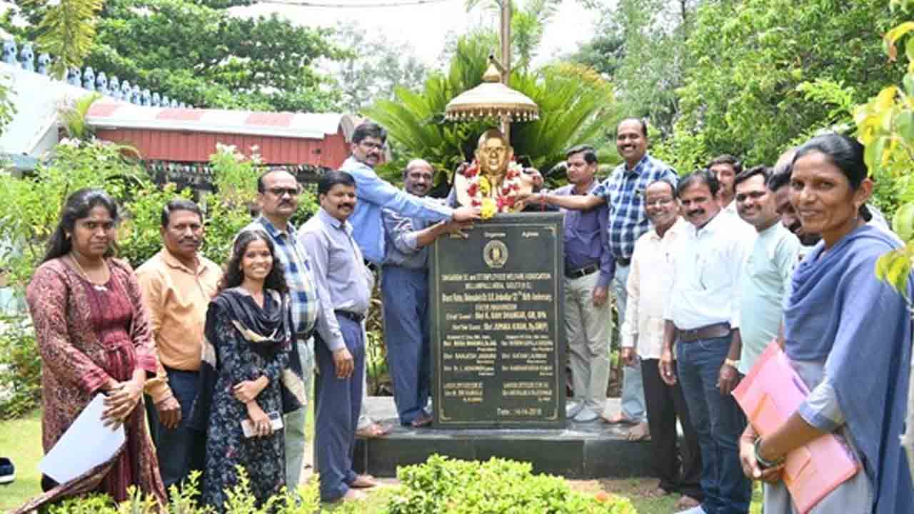 GM Vijayabhaskar Reddy | రోస్టర్ ప్రకారమే ఎస్టీ ఉద్యోగులకు పదోన్నతులు : జీఎం విజయభాస్కర్‌ రెడ్డి