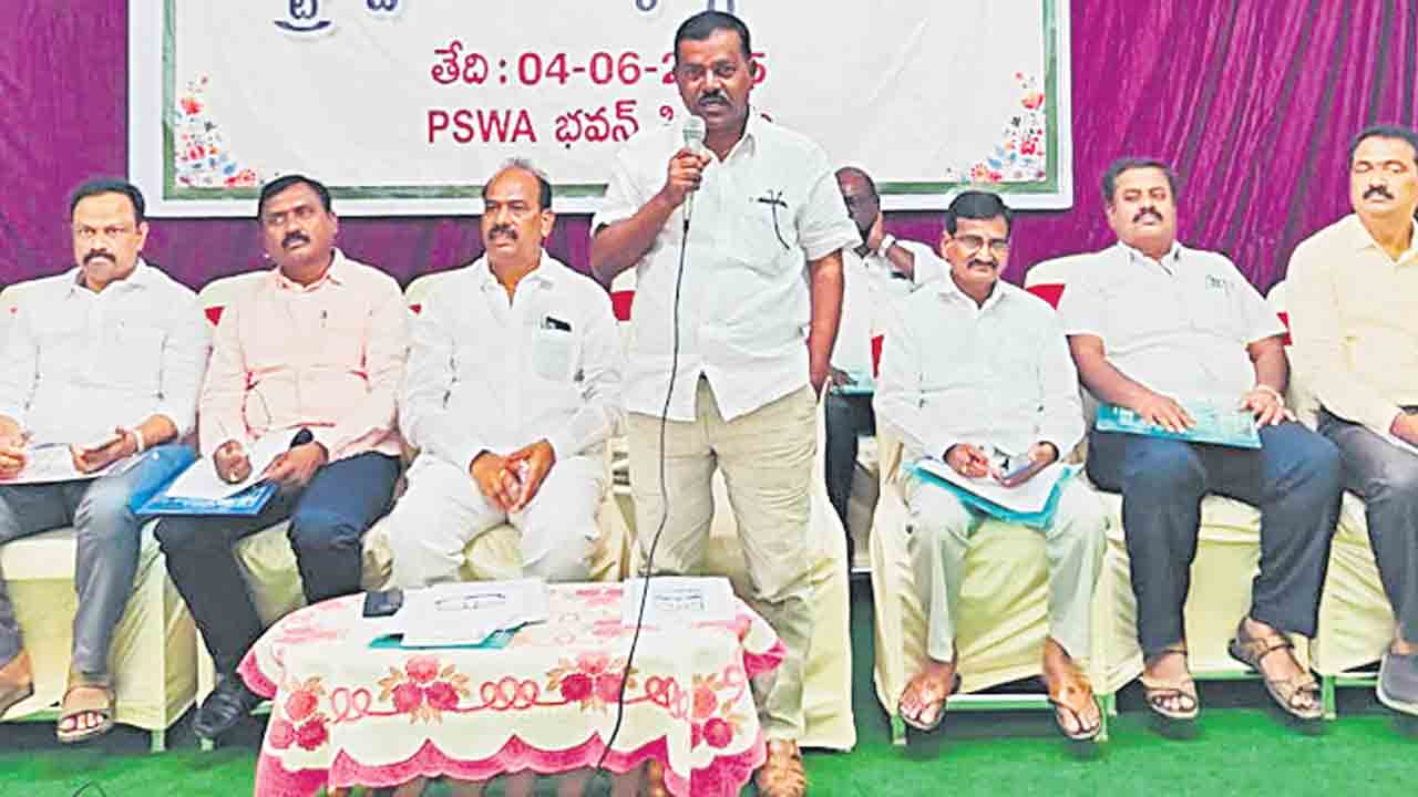 ప్రభుత్వం హామీలను నిలబెట్టుకోవాలి