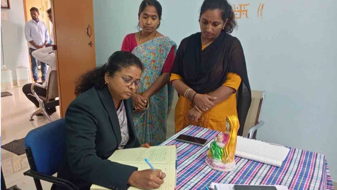 Sakhi Services | సఖీ సేవలపై గ్రామాల్లో విస్తృత ప్రచారం కల్పించాలి : న్యాయసేవాధికార సంస్థ కార్యదర్శి, జడ్జి స్నప్నరాణి 