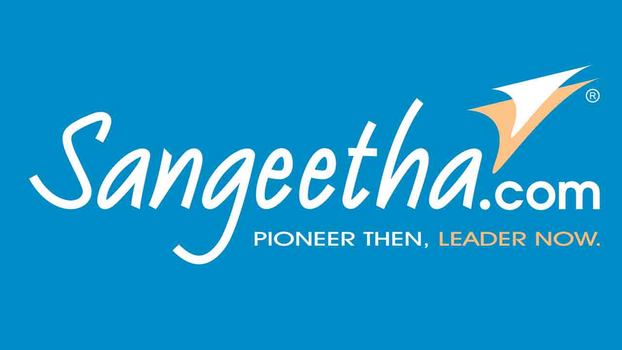 సంగీత వార్షికోత్సవ ఆఫర్లు.. షాప్‌లో అడుగుపెట్టిన ప్రతీ కస్టమర్‌కు రూ.5,001