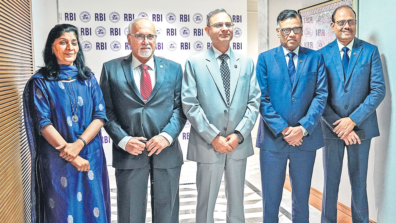 ఇక వడ్డీరేట్ల కోతలకు బ్రేక్‌?