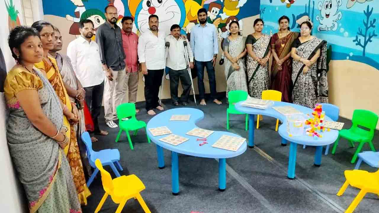 School Development | చదువుకున్న పాఠశాలకు అండగా.. పాఠశాల అభివృద్ధికి పూర్వ విద్యార్థుల సహాయం