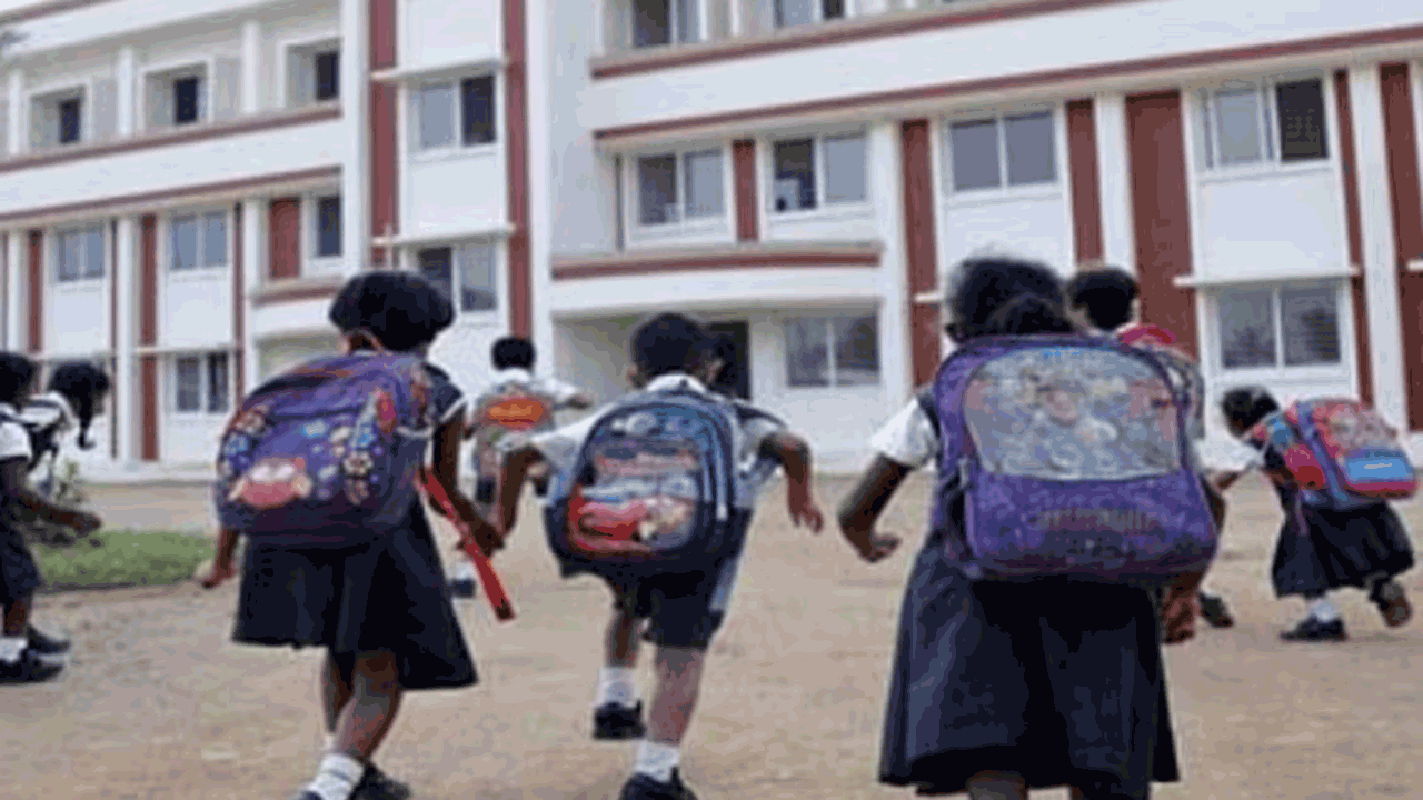 Hindi language | హిందీ భాషపై వెనక్కి తగ్గిన మహారాష్ట్ర ప్రభుత్వం.. తప్పనిసరేమీ కాదని స్పష్టీకరణ